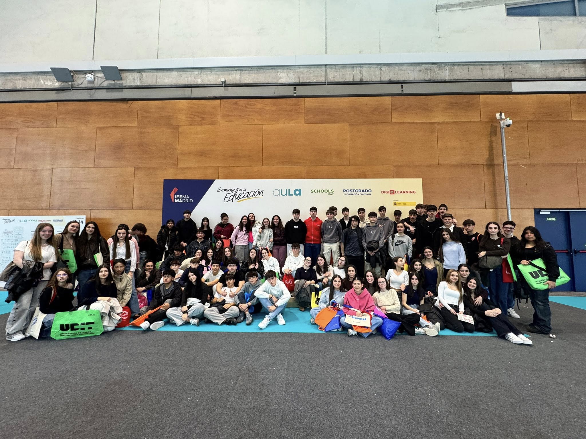 VISITA AL SALÓN DEL ESTUDIANTE "AULA 26"